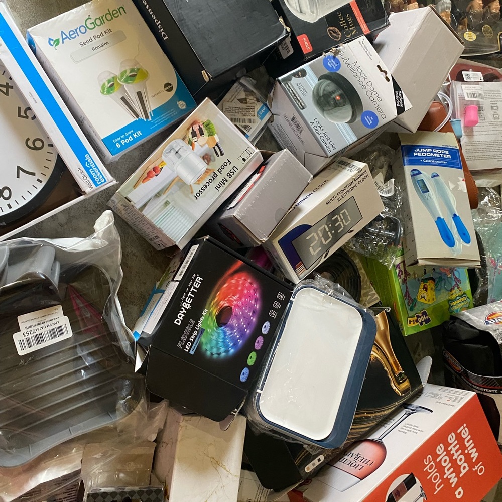 20 pieces Mystery Box New Over Stock Shelf Pull Reseller amazon gen merchandise
